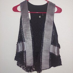 BKE Boutique Size Medium Women's Lace and Sequin Open Front Vest